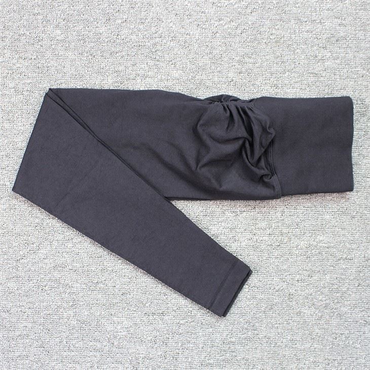 Seamless Knitted Hip Raising Moisture Wicking Sports Fitness Sexy Hip Showing Yoga Pants Seamless Knitted Hip Raising Moisture Wicking Sports Fitness Sexy Hip Showing Yoga Pants